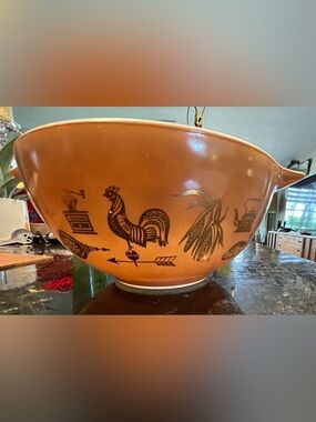 Vintage Pyrex Early American pattern #442 Cinderella mixing bowl.
